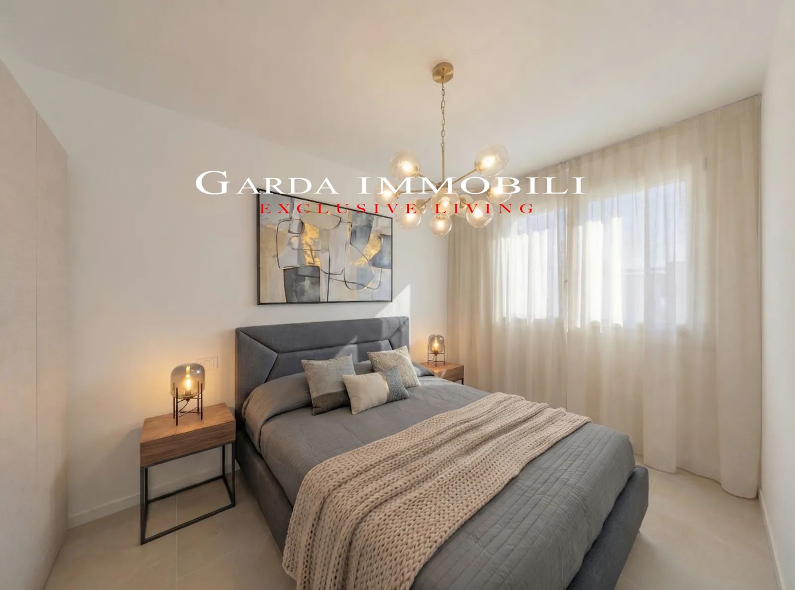 Sirmione Luxury Village — Camera padronale con area relax
